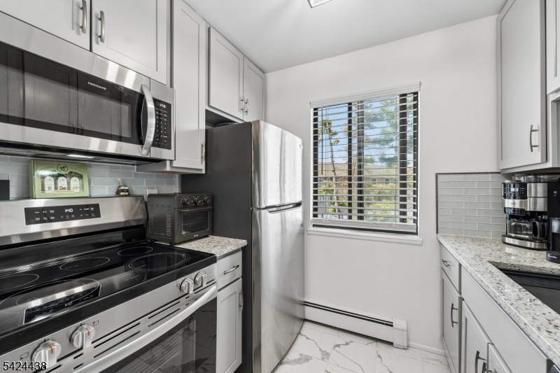 747 Riverside Avenue, Unit C8 Lyndhurst, NJ 07071 - Photo 14 of 24