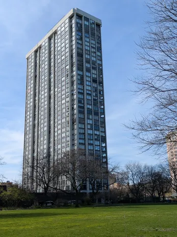 $600,000 | 5455 North Sheridan Road, Unit 36013602, Chicago, IL 60640