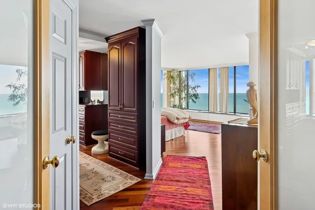 $600,000 | 5455 North Sheridan Road, Unit 36013602, Chicago, IL 60640