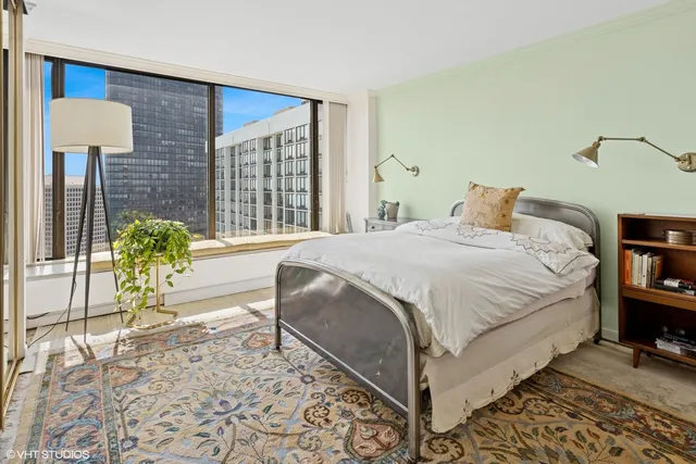 $600,000 | 5455 North Sheridan Road, Unit 36013602, Chicago, IL 60640