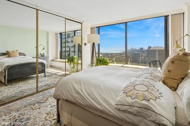 $600,000 | 5455 North Sheridan Road, Unit 36013602, Chicago, IL 60640