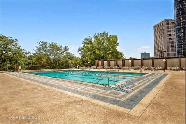 $600,000 | 5455 North Sheridan Road, Unit 36013602, Chicago, IL 60640