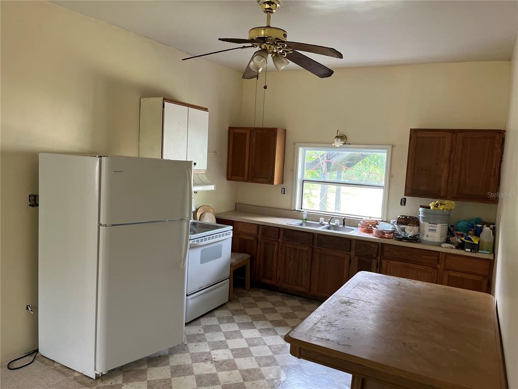 903 Anderson Road Nokomis, FL 34275 - Photo 9 of 19 Gallery Image 9