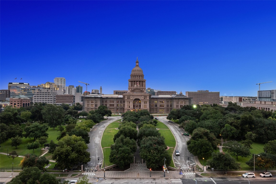 109 East 10th Street Austin, TX 78701 - Photo 38 of 38 a view of a large building