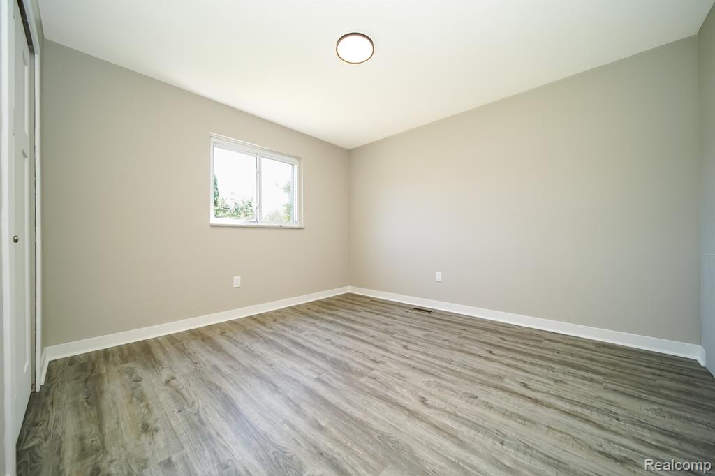 32100 Ruehle Avenue Warren, MI 48093 - Photo 34 of 54
