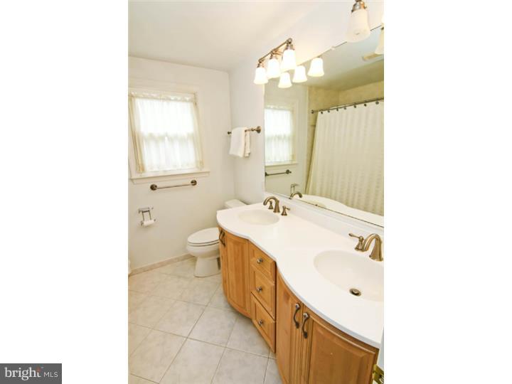 438 Wayne Avenue Springfield, PA 19064 - Photo 12 of 16