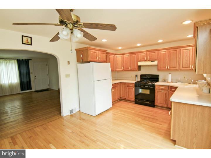 438 Wayne Avenue Springfield, PA 19064 - Photo 4 of 16