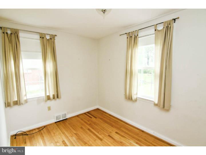 438 Wayne Avenue Springfield, PA 19064 - Photo 10 of 16