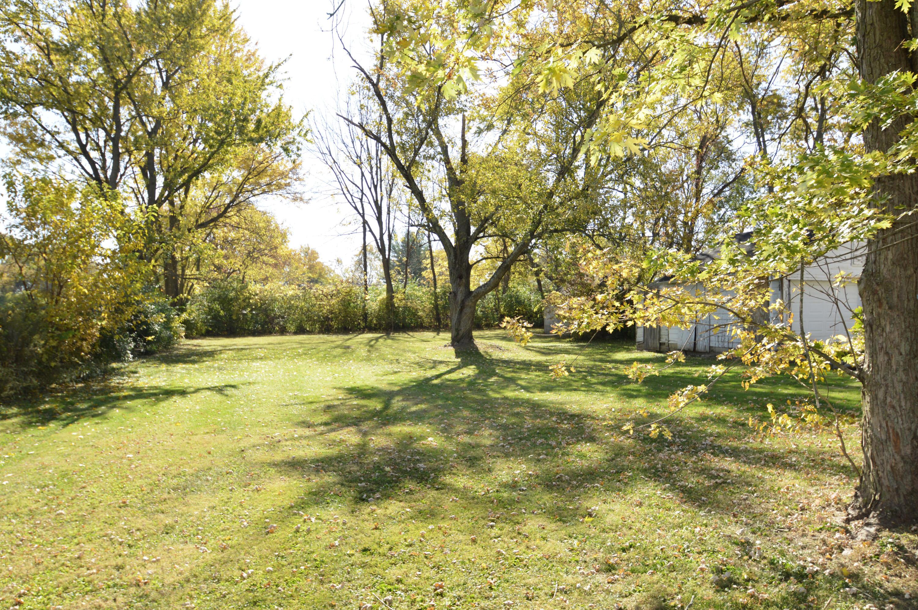 3347 Dover Road Columbus, OH 43204 - Photo 36 of 46 Side Yard 3