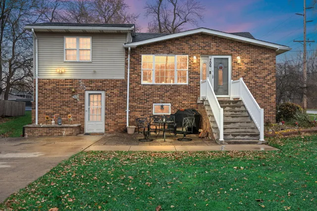 $289,900 | 706 North Colfax Street, Griffith, IN 46319