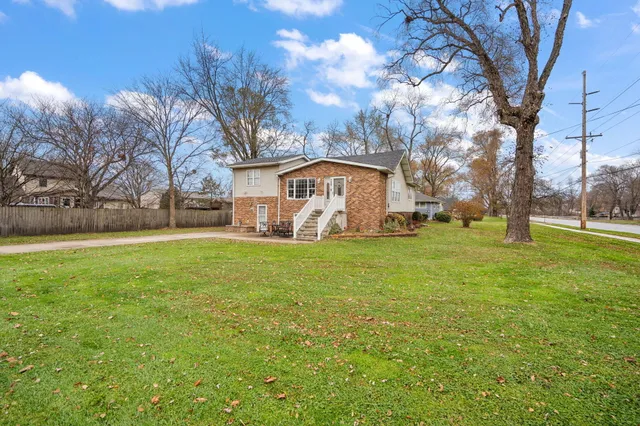 $289,900 | 706 North Colfax Street, Griffith, IN 46319