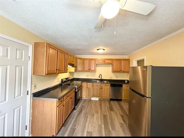 $2,190 | 305 Clapp Street, Graham, NC 27253