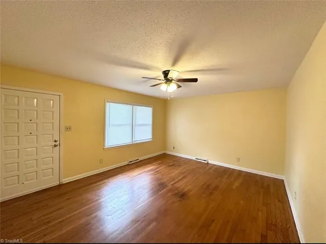 $2,190 | 305 Clapp Street, Graham, NC 27253