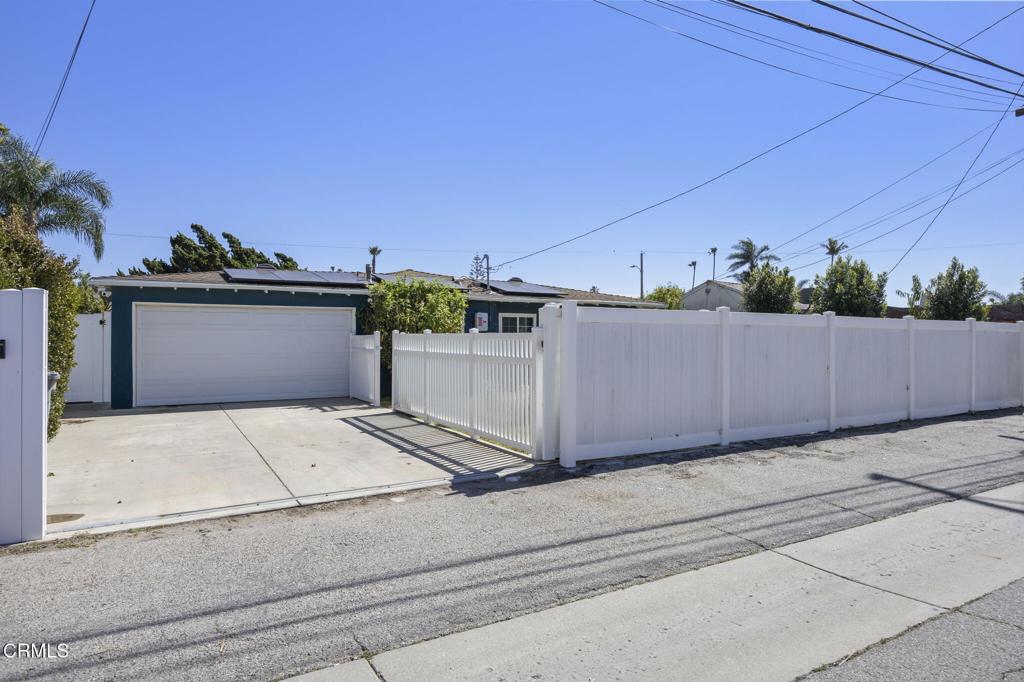 3151 Fournier Street Oxnard, CA 93033 - Photo 25 of 40 a view of a terrace