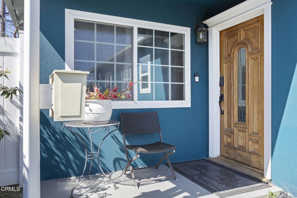 3151 Fournier Street Oxnard, CA 93033 - Photo 4 of 40 a living room with furniture and a window
