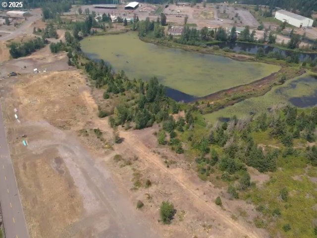 Kokanee Way, Unit 24 Oakridge, OR 97463 - Photo 3 of 8 a view of a lake view