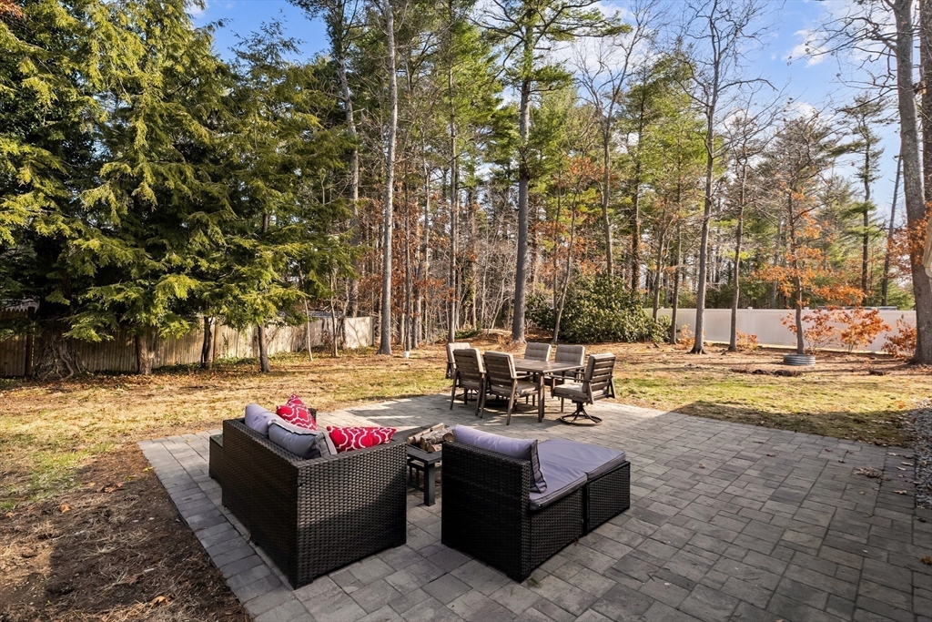 90 Helena Road Marshfield, MA 02050 - Photo 13 of 28