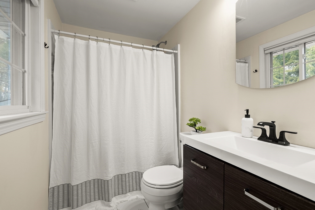 90 Helena Road Marshfield, MA 02050 - Photo 16 of 28