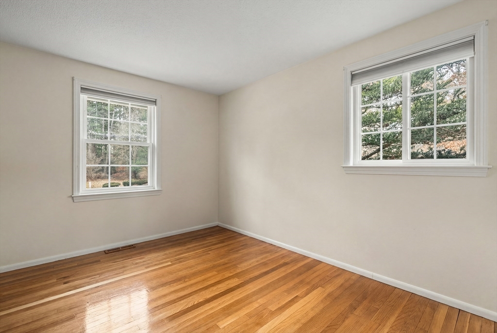 90 Helena Road Marshfield, MA 02050 - Photo 20 of 28