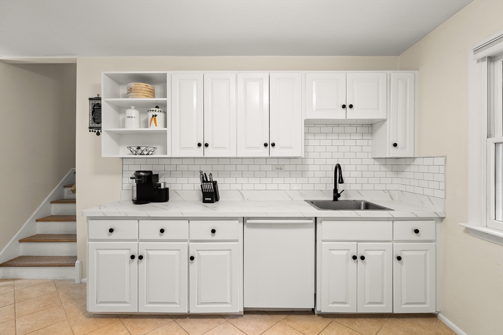 90 Helena Road Marshfield, MA 02050 - Photo 23 of 28