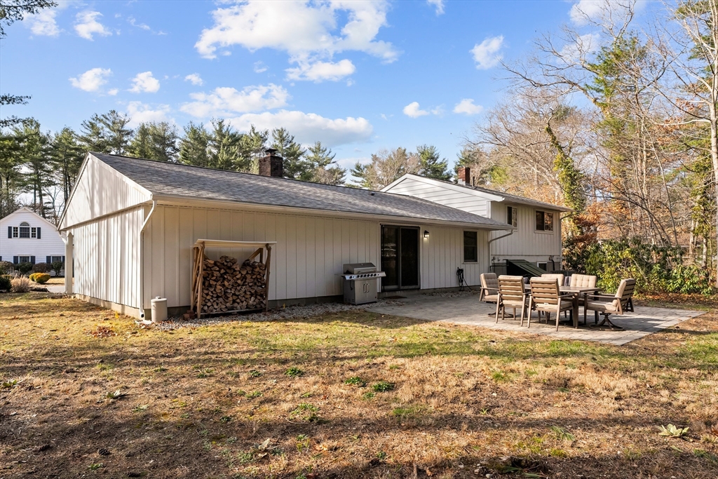 90 Helena Road Marshfield, MA 02050 - Photo 3 of 28