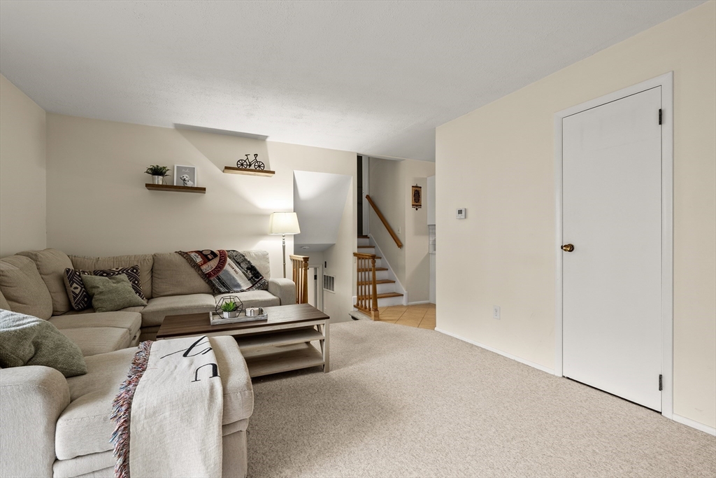 90 Helena Road Marshfield, MA 02050 - Photo 4 of 28