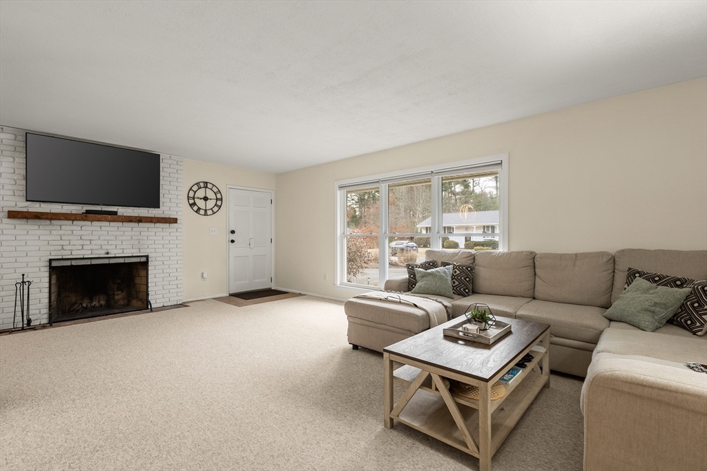 90 Helena Road Marshfield, MA 02050 - Photo 5 of 28