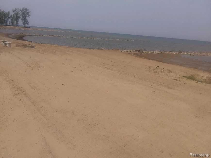 3867 South Lake Shore Road Harbor Beach, MI 48441 - Photo 12 of 23 Gallery Image 12