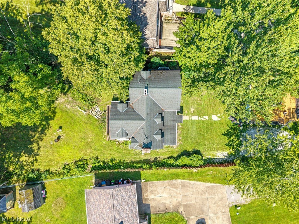 889 Grayton Road Berea, OH 44017 - Photo 4 of 30 Gallery Image 4