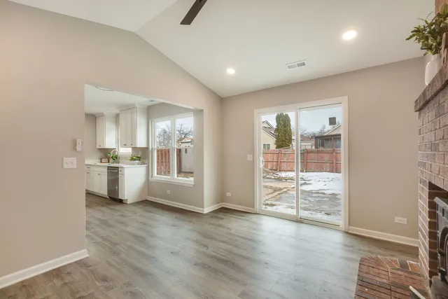 $339,900 | 1283 Huntington Drive, Mundelein, IL 60060