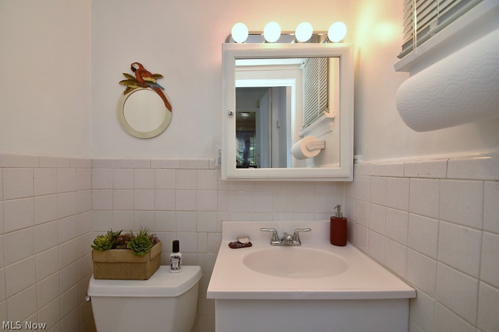 3536 Nordway Road Cleveland Heights, OH 44118 - Photo 12 of 23 1/2 Bath First Floor