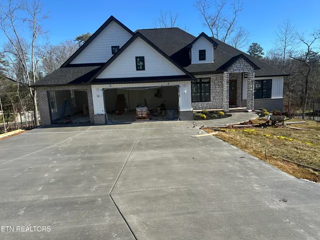 $749,000 | 412 Elohi Place, Loudon, TN 37774