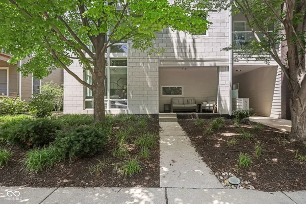 $569,900 | 932 North Broadway Street, Unit 1, Indianapolis, IN 46202