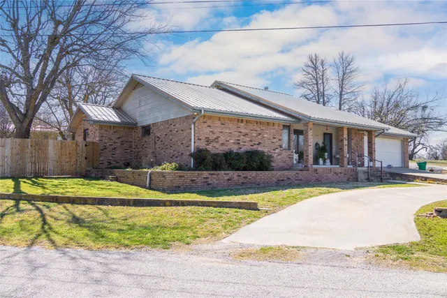 $299,000 | 1811 Saylor Street, Goldthwaite, TX 76844