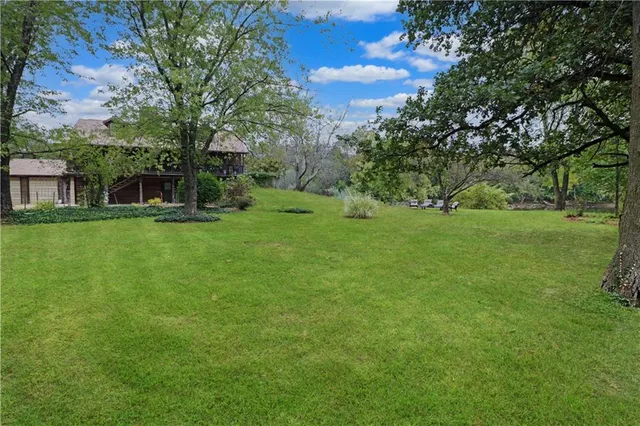 $490,000 | 17 Northeast 465th Road, Warrensburg, MO 64093