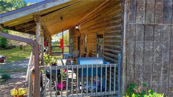$470,000 | 17 Northeast 465th Road, Warrensburg, MO 64093