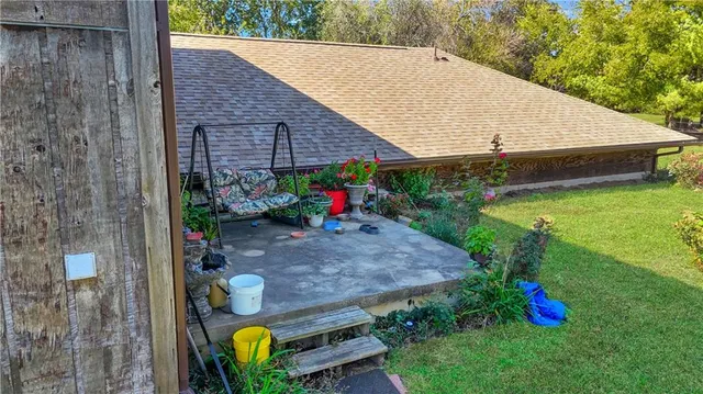 $490,000 | 17 Northeast 465th Road, Warrensburg, MO 64093