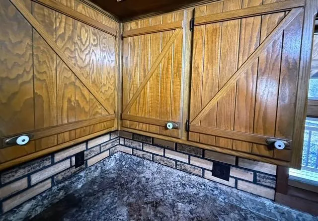 $490,000 | 17 Northeast 465th Road, Warrensburg, MO 64093