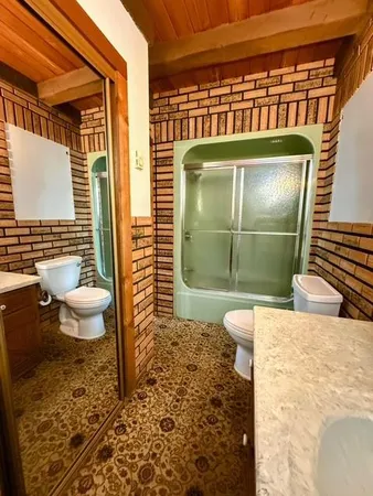 $470,000 | 17 Northeast 465th Road, Warrensburg, MO 64093