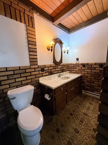 $490,000 | 17 Northeast 465th Road, Warrensburg, MO 64093