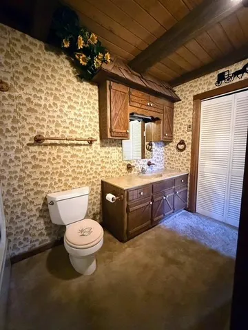 $490,000 | 17 Northeast 465th Road, Warrensburg, MO 64093