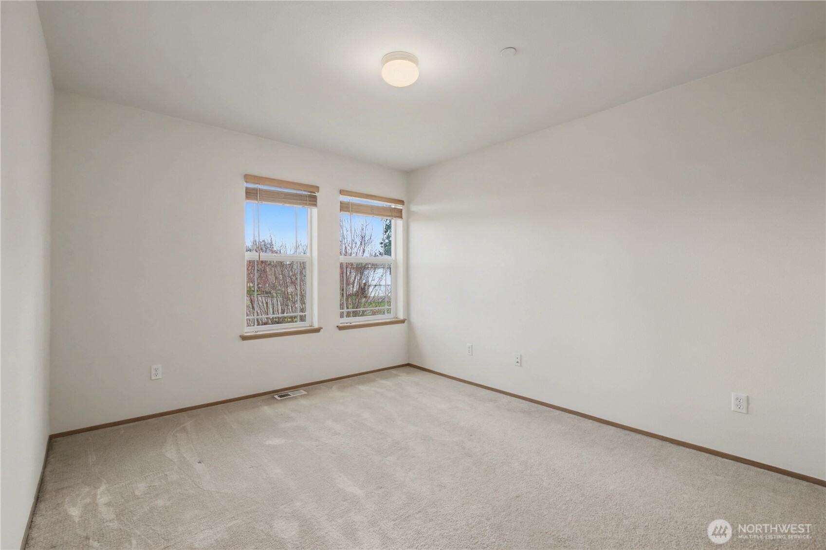 2261 Wallace Loop DuPont, WA 98327 - Photo 29 of 40