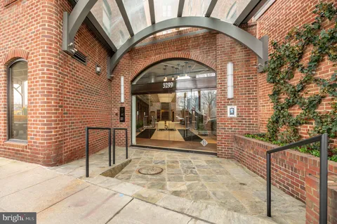 $725,000 | 3299 K Street Northwest, Unit 401, Washington, DC 20007