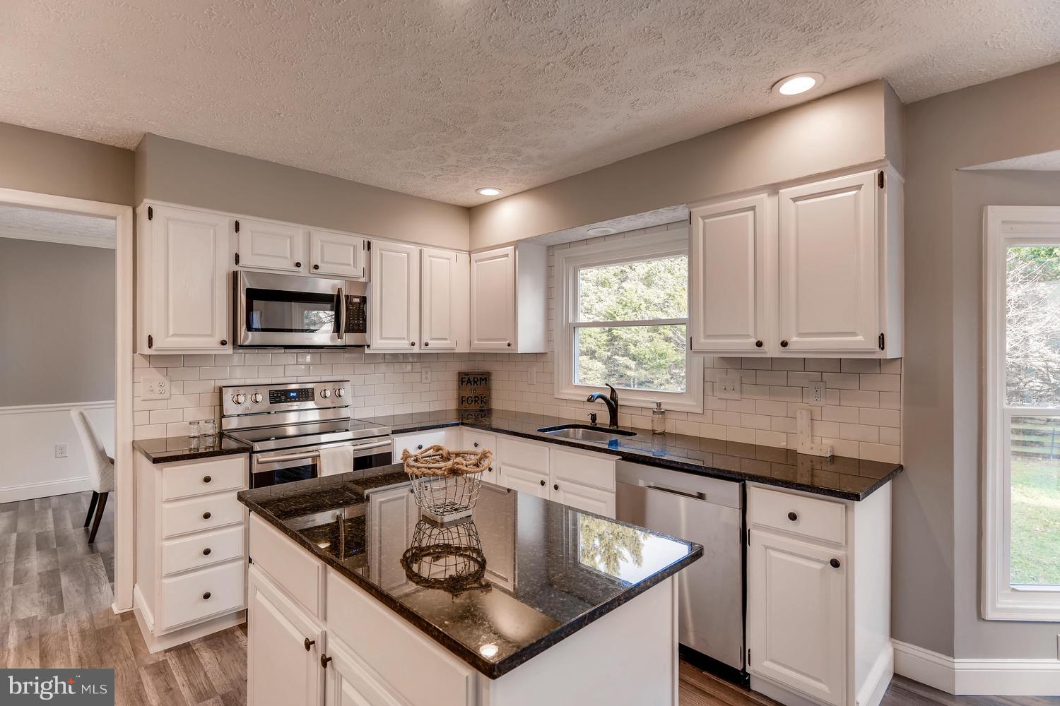 10011 Magledt Road Baltimore, MD 21234 - Photo 13 of 26 Beautiful cabinetry
