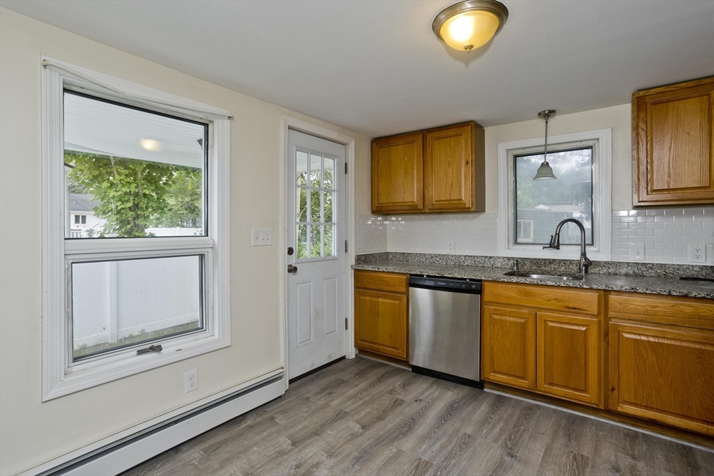 1130 Parker Street Springfield, MA 01119 - Photo 4 of 20 Gallery Image 4