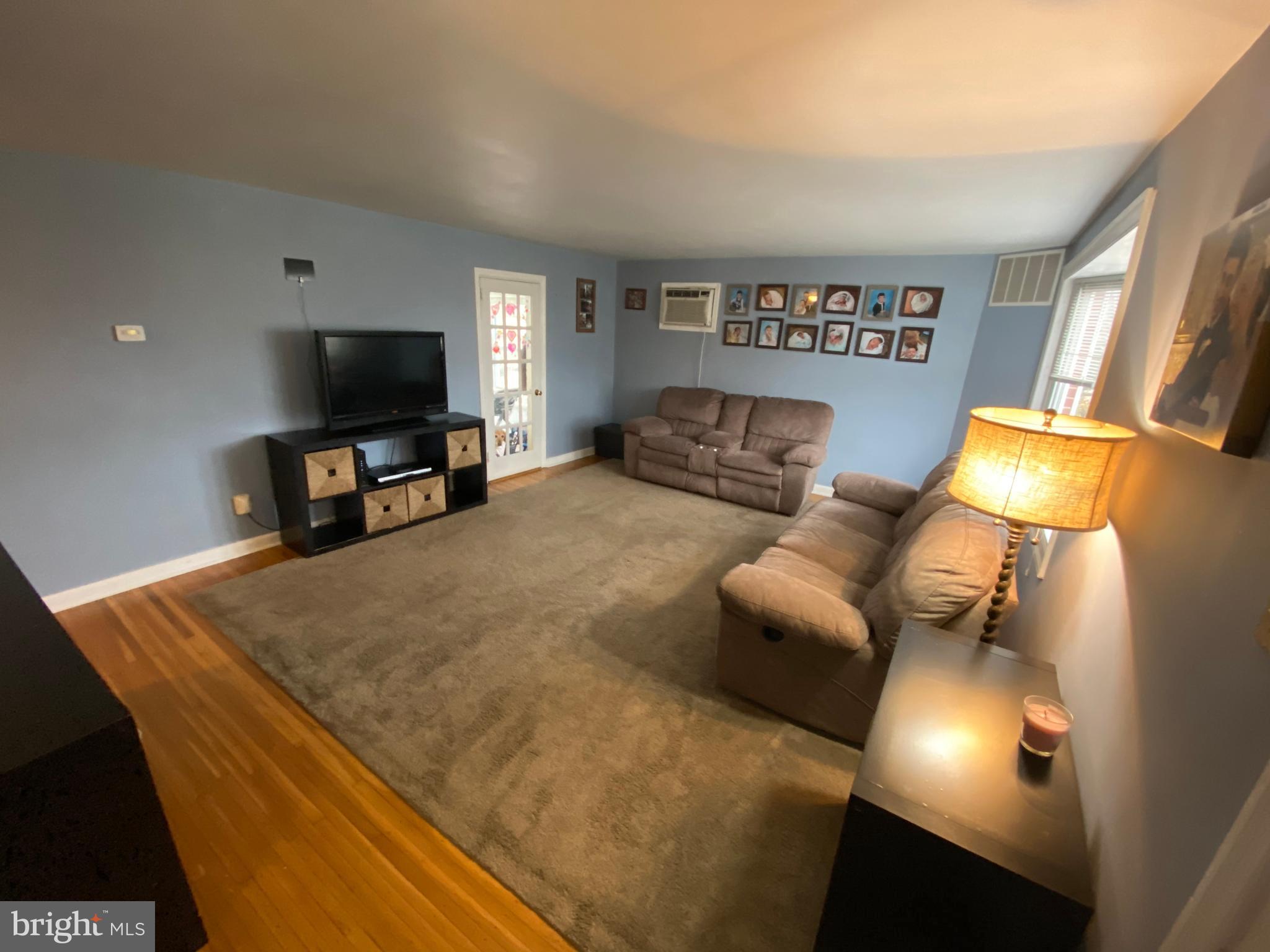 12 James Road Broomall, PA 19008 - Photo 10 of 13 Living room