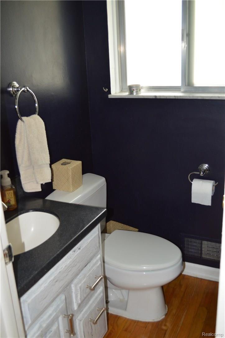 5550 Commerce Road West Bloomfield, MI 48324 - Photo 19 of 26 DSC_0272.jpg