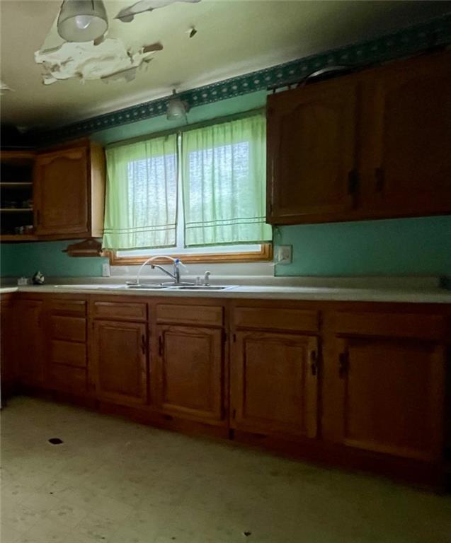 594 East Main St Extension Grove City, PA 16127 - Photo 4 of 14 Kitchen