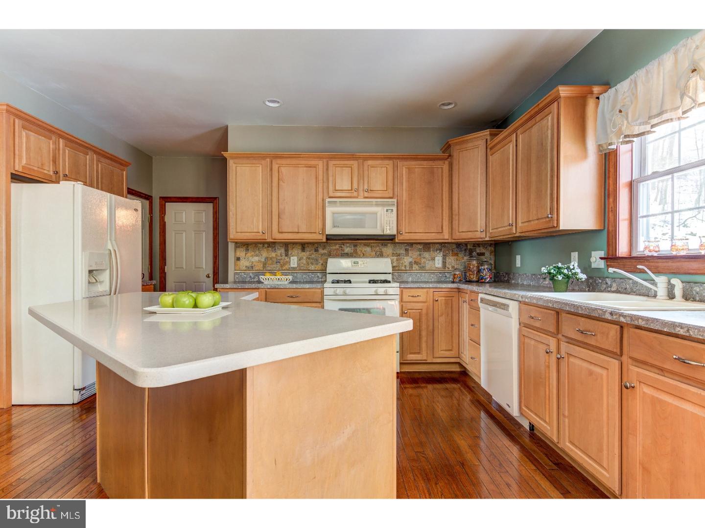 221 Overlook Road Morgantown, PA 19543 - Photo 12 of 25 Kitchen