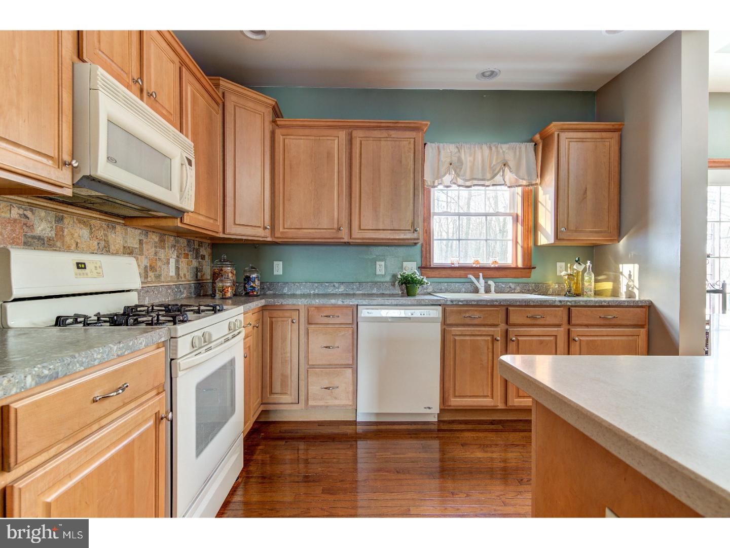 221 Overlook Road Morgantown, PA 19543 - Photo 13 of 25 Kitchen
